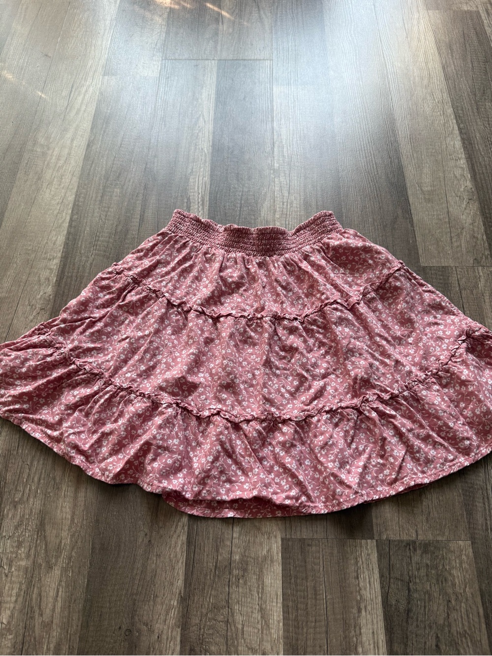 Hollister Dusty Rose Floral Tiered Skater Skirt